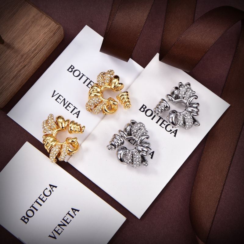 Bo*te*ga venenta earrings